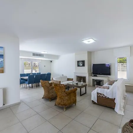 Villa Serifos By The Sea *